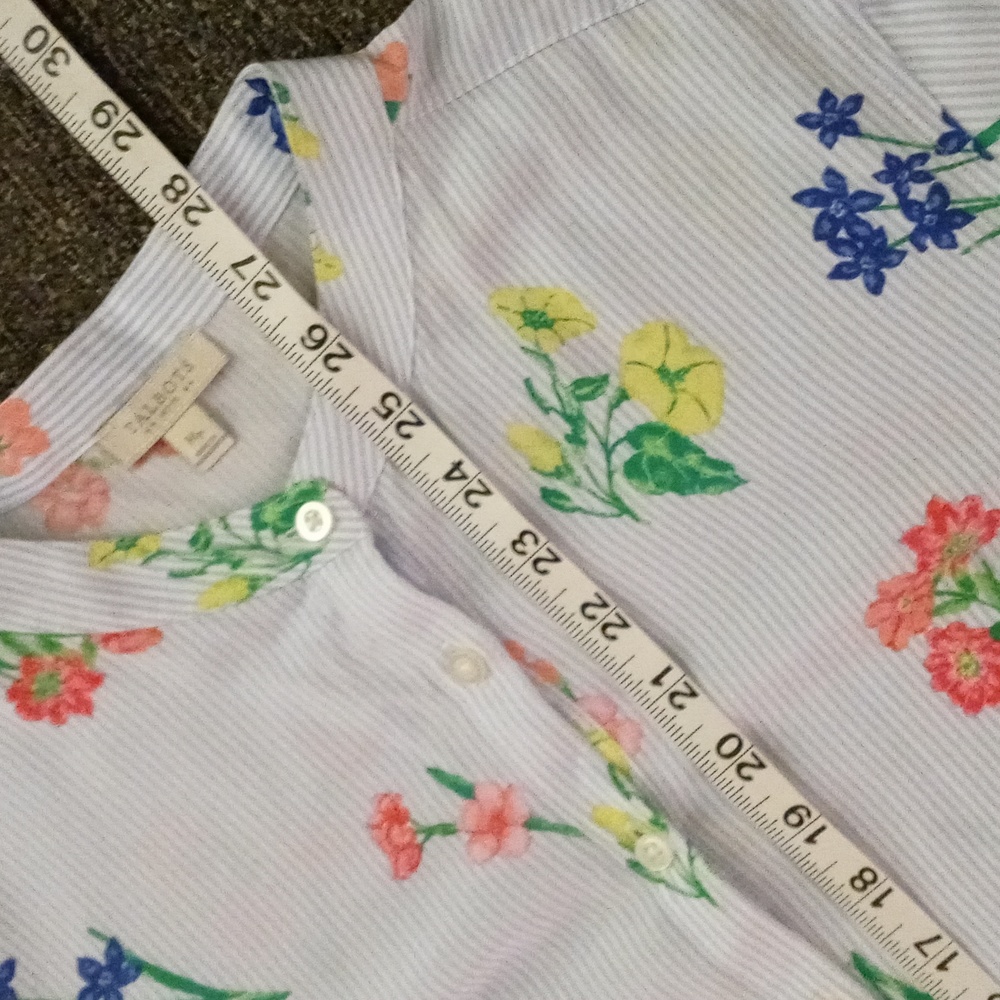 💐Talbots💐- Multicolor Floral Quarter Button L/S Top - Picture 8 of 9